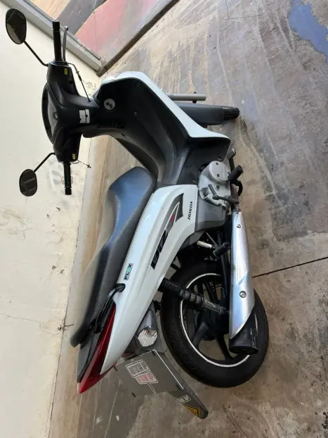 HONDA Biz 125 EX, Foto 3 HONDA Biz 125 EX, Foto 3