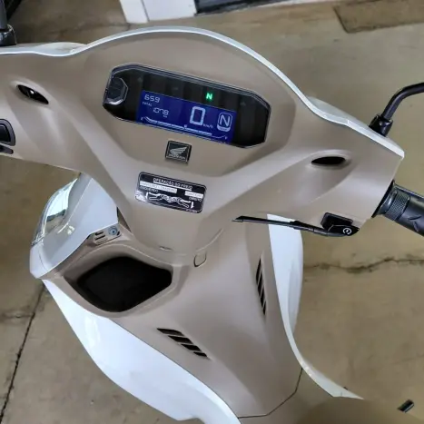HONDA Biz 125 EX, Foto 6