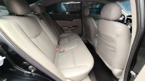 HONDA Civic 1.8 16V 4P FLEX LXS AUTOM�TICO, Foto 17