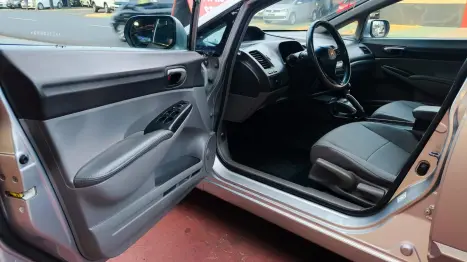 HONDA Civic 1.8 16V 4P FLEX LXS AUTOM�TICO, Foto 12