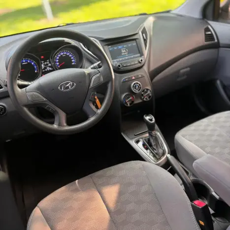 HYUNDAI HB 20 Sedan 1.6 16V 4P FLEX COMFORT PLUS AUTOM�TICO, Foto 9