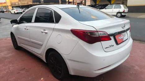 HYUNDAI HB 20 Sedan 1.0 12V 4P FLEX COMFORT PLUS, Foto 4
