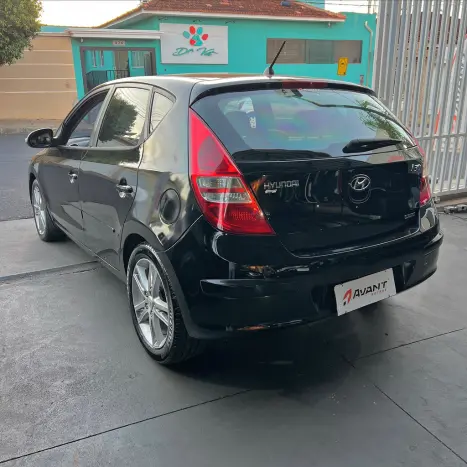 HYUNDAI I30 2.0 16V 4P, Foto 9