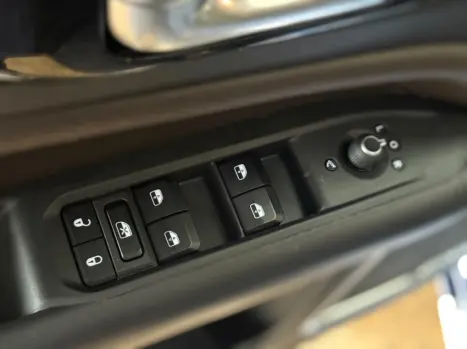 JEEP Commander 1.3 16V 4P FLEX T270 OVERLAND TURBO AUTOM�TICO AT6, Foto 12