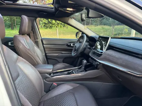 JEEP Commander 1.3 16V 4P FLEX T270 OVERLAND TURBO AUTOMÁTICO AT6, Foto 7