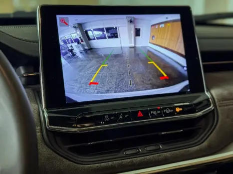 JEEP Commander 2.0 16V 4P TD380 OVERLAND 4X4 TURBO DIESEL AUTOM�TICO AT9, Foto 12