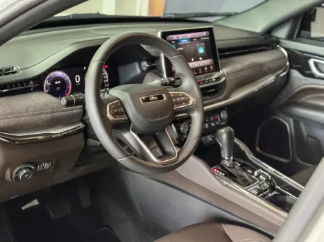 JEEP Commander 2.0 16V 4P TD380 OVERLAND 4X4 TURBO DIESEL AUTOM�TICO AT9, Foto 17