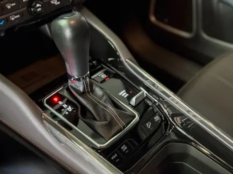 JEEP Commander 2.0 16V 4P TD380 OVERLAND 4X4 TURBO DIESEL AUTOM�TICO AT9, Foto 19