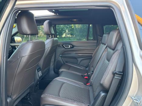 JEEP Commander 2.0 16V 4P TD380 OVERLAND 4X4 TURBO DIESEL AUTOMÁTICO AT9, Foto 12
