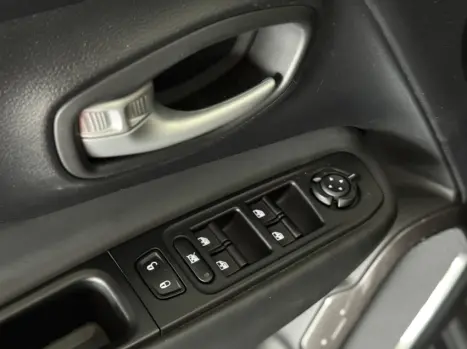 JEEP Renegade 1.3 16V 4P FLEX T270 LONGITUDE TURBO AUTOMTICO, Foto 17
