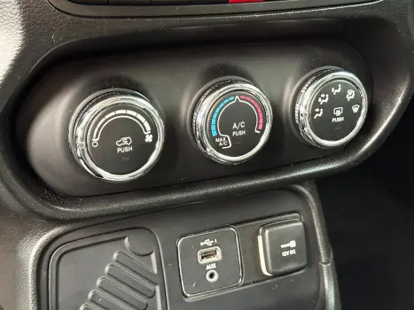 JEEP Renegade 1.8 16V 4P FLEX AUTOM�TICO, Foto 10