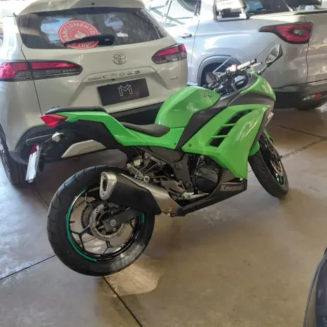 KAWASAKI Ninja 300 , Foto 3
