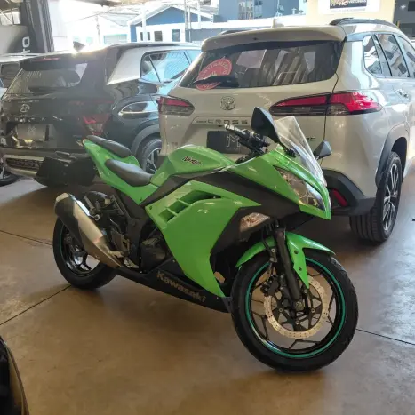 KAWASAKI Ninja 300 , Foto 7