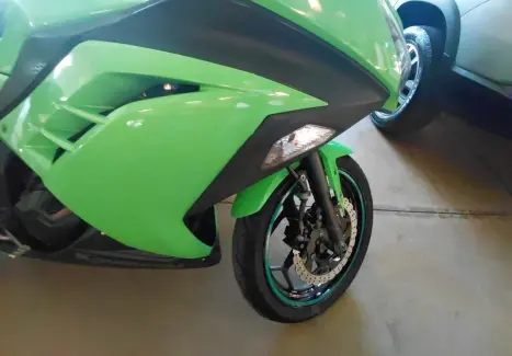 KAWASAKI Ninja 300 , Foto 10