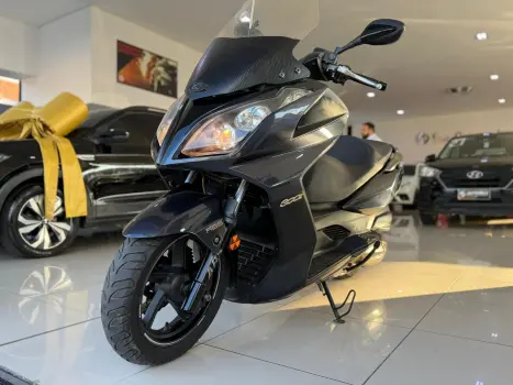 KYMCO Downtown 300i ABS, Foto 2
