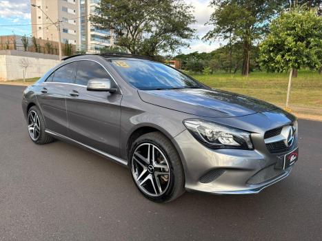 MERCEDES-BENZ CLA 200 1.6 16V 4P CGI 7-G TRONIC AUTOM�TICO DCT, Foto 3