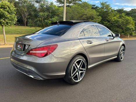 MERCEDES-BENZ CLA 200 1.6 16V 4P CGI 7-G TRONIC AUTOM�TICO DCT, Foto 4