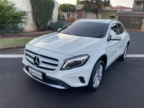 MERCEDES-BENZ GLA 200 1.6 16V 4P FLEX CGI STYLE TURBO AUTOM�TICO, Foto 3