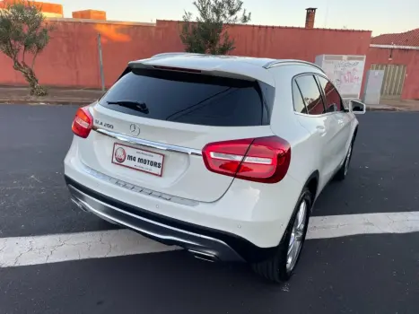 MERCEDES-BENZ GLA 200 1.6 16V 4P FLEX CGI STYLE TURBO AUTOM�TICO, Foto 4