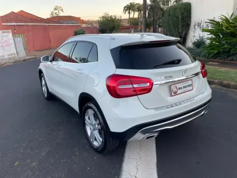 MERCEDES-BENZ GLA 200 1.6 16V 4P FLEX CGI STYLE TURBO AUTOM�TICO, Foto 5