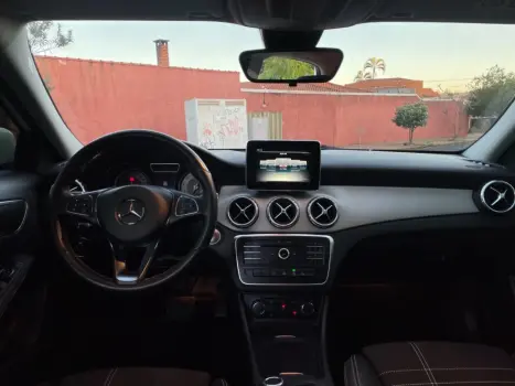 MERCEDES-BENZ GLA 200 1.6 16V 4P FLEX CGI STYLE TURBO AUTOM�TICO, Foto 9