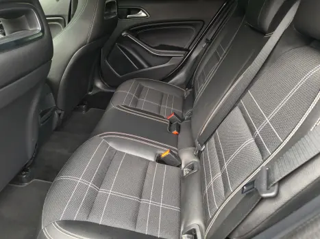 MERCEDES-BENZ GLA 200 1.6 16V 4P FLEX CGI ADVANCE TURBO AUTOMTICO, Foto 7