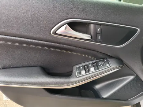 MERCEDES-BENZ GLA 200 1.6 16V 4P FLEX CGI ADVANCE TURBO AUTOMTICO, Foto 21