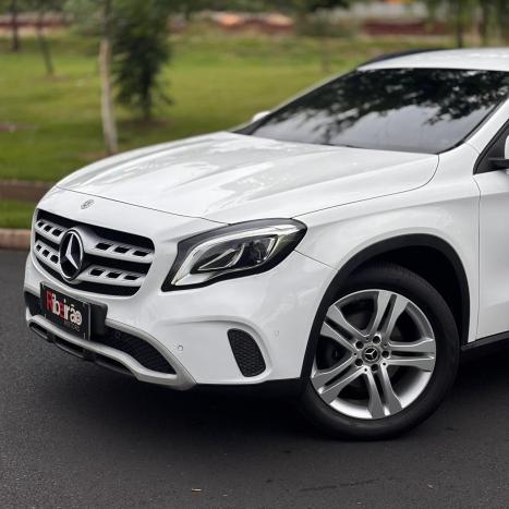 MERCEDES-BENZ GLA 200 1.6 16V 4P CGI STYLE TURBO AUTOM�TICO, Foto 2