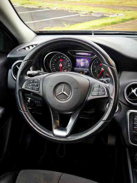MERCEDES-BENZ GLA 200 1.6 16V 4P CGI STYLE TURBO AUTOM�TICO, Foto 8