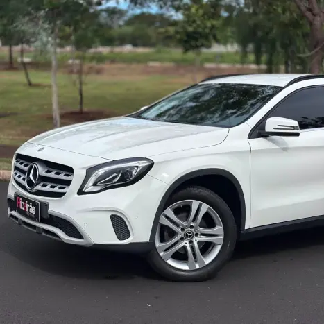 MERCEDES-BENZ GLA 200 1.3 16V 4P GCI STYLE 7G-DCT AUTOM�TICO, Foto 2