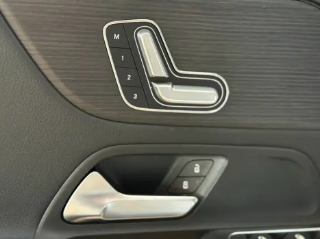 MERCEDES-BENZ GLB 200 1.3 16V 4P CGI PROGRESSIVE TURBO 7G-TRONIC DCT AUTOM�TICO, Foto 17