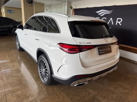 MERCEDES-BENZ GLC 300 2.0 16V 4P CGI 4MATIC 9G-TRONIC TURBO AUTOM�TICO, Foto 5