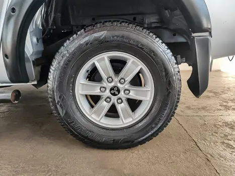 MITSUBISHI L 200 Triton 3.2 16V GLX 4X4 CABINE DUPLA TURBO DIESEL INTERCOOLER, Foto 8