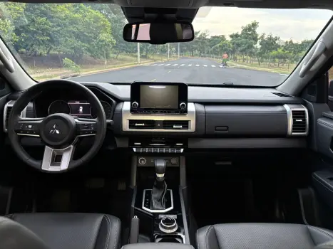 MITSUBISHI L 200 Triton 2.4 16V SPORT HPE-S 4X4 CABINE DUPLA TURBO DIESEL AUTOM�TICO, Foto 11