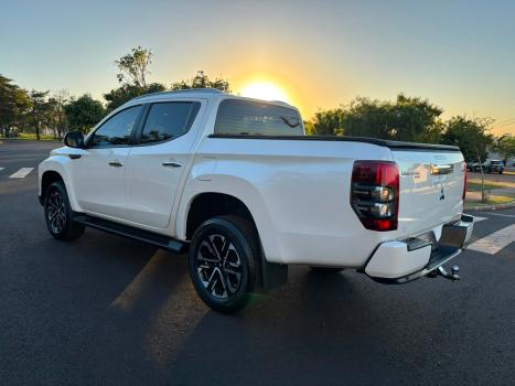 MITSUBISHI L 200 Triton 2.4 16V SPORT HPE-S 4X4 CABINE DUPLA TURBO DIESEL AUTOMÁTICO, Foto 4
