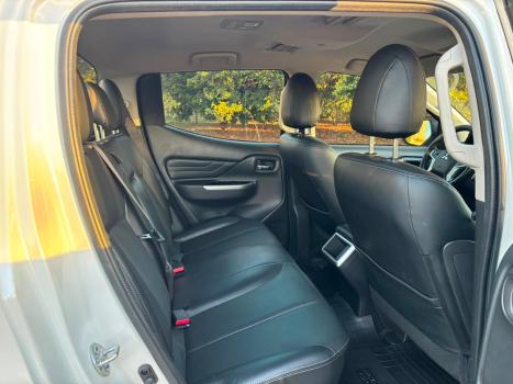 MITSUBISHI L 200 Triton 2.4 16V SPORT HPE-S 4X4 CABINE DUPLA TURBO DIESEL AUTOMÁTICO, Foto 11