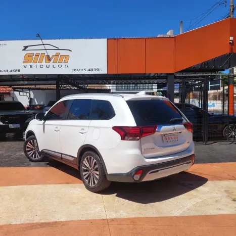 MITSUBISHI Outlander 2.0 16V 4P HPE AUTOM�TICO, Foto 2