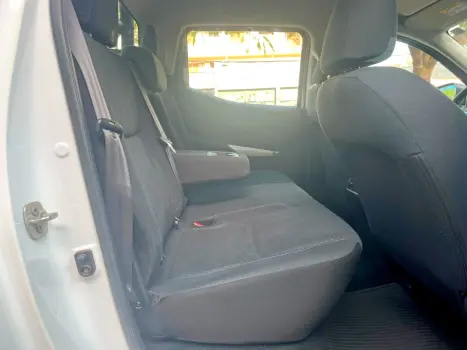 NISSAN Frontier 2.3 16V S 4X4 CABINE DUPLA BI-TURBO DIESEL, Foto 11