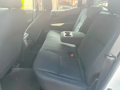 NISSAN Frontier 2.3 16V S 4X4 CABINE DUPLA BI-TURBO DIESEL, Foto 12