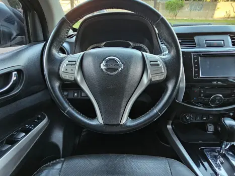 NISSAN Frontier 2.3 16V LE 4X4 CABINE DUPLA BI-TURBO DIESEL AUTOMÁTICO, Foto 7 NISSAN Frontier 2.3 16V LE 4X4 CABINE DUPLA BI-TURBO DIESEL AUTOMÁTICO, Foto 7