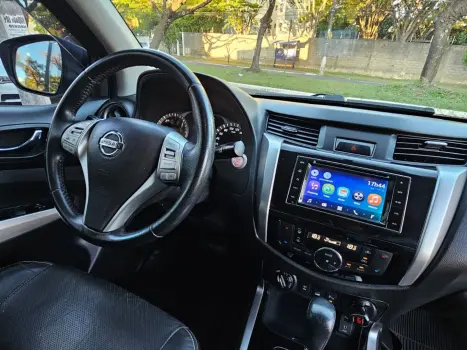 NISSAN Frontier 2.3 16V LE 4X4 CABINE DUPLA BI-TURBO DIESEL AUTOMÁTICO, Foto 11 NISSAN Frontier 2.3 16V LE 4X4 CABINE DUPLA BI-TURBO DIESEL AUTOMÁTICO, Foto 11