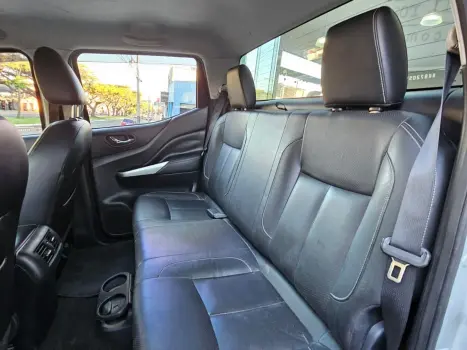 NISSAN Frontier 2.3 16V LE 4X4 CABINE DUPLA BI-TURBO DIESEL AUTOMÁTICO, Foto 12 NISSAN Frontier 2.3 16V LE 4X4 CABINE DUPLA BI-TURBO DIESEL AUTOMÁTICO, Foto 12