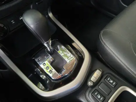 NISSAN Frontier 2.3 16V LE 4X4 CABINE DUPLA BI-TURBO DIESEL AUTOMTICO, Foto 14