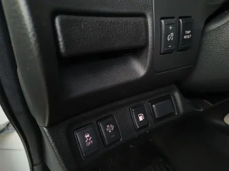 NISSAN Frontier 2.3 16V LE 4X4 CABINE DUPLA BI-TURBO DIESEL AUTOMTICO, Foto 16