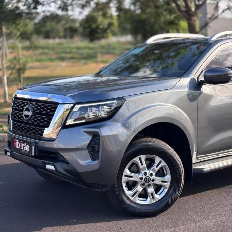 NISSAN Frontier 2.3 16V XE 4X4 CABINE DUPLA BI-TURBO DIESEL AUTOM�TICO, Foto 2