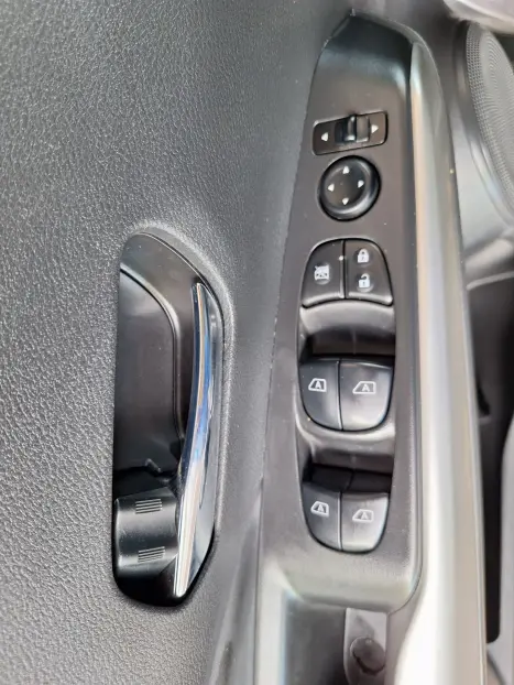 NISSAN Kicks 1.6 16V 4P FLEX SV X-TRONIC AUTOM�TICO CVT, Foto 14