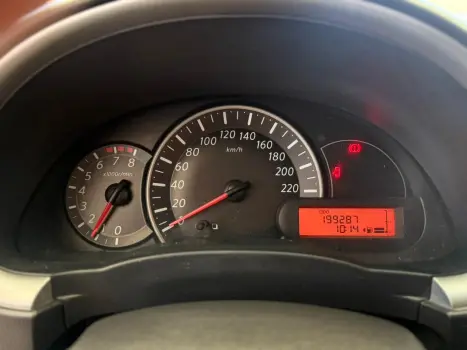 NISSAN March 1.6 16V 4P SV FLEX, Foto 19