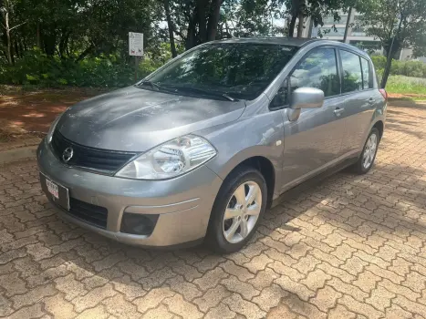 NISSAN Tiida Hatch 1.8 16V 4P S FLEX, Foto 1