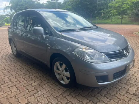 NISSAN Tiida Hatch 1.8 16V 4P S FLEX, Foto 2