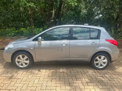 NISSAN Tiida Hatch 1.8 16V 4P S FLEX, Foto 4